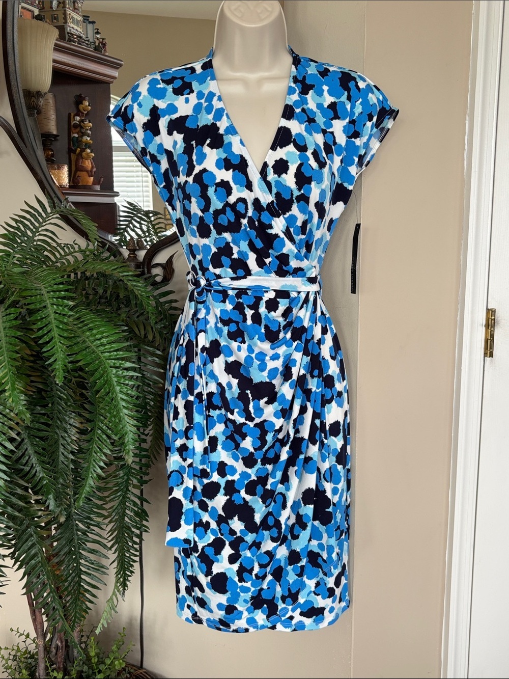 NWT Maggy London Blue Abstract Dotted Faux Wrap Midi Dress V-Neck Drape Office